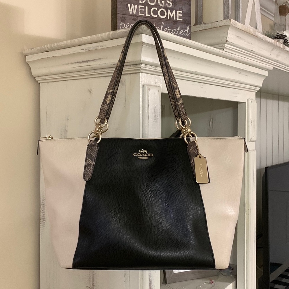 Womens Purse By Coach; Ava Coach Purse
